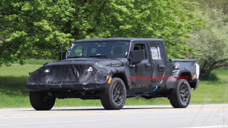 Wrangler truck, aka Scrambler, will reportedly have a convertible top